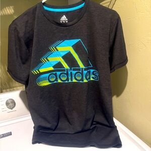 1XL women’s Adidas t shirt